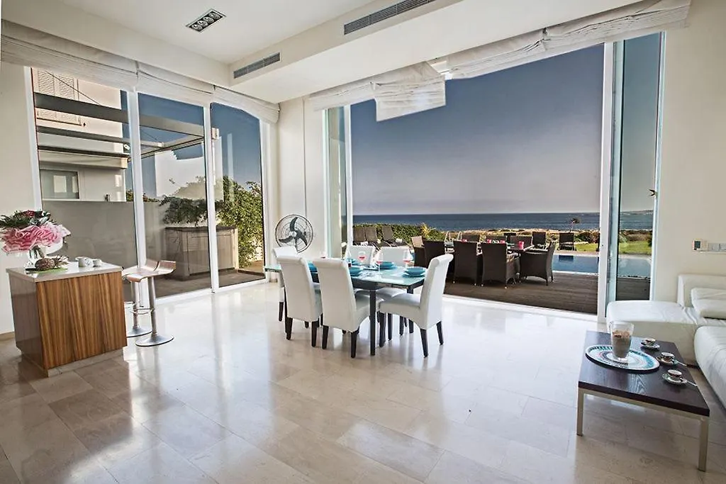 Villa Fig Tree Bay Frontline,Luxury 4Bdr Sea-Front Protaras Villa With Pool And Amazing Views
