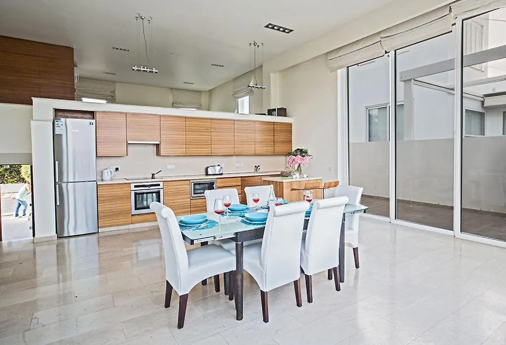Villa Fig Tree Bay Frontline,Luxury 4Bdr Sea-Front Protaras Villa With Pool And Amazing Views