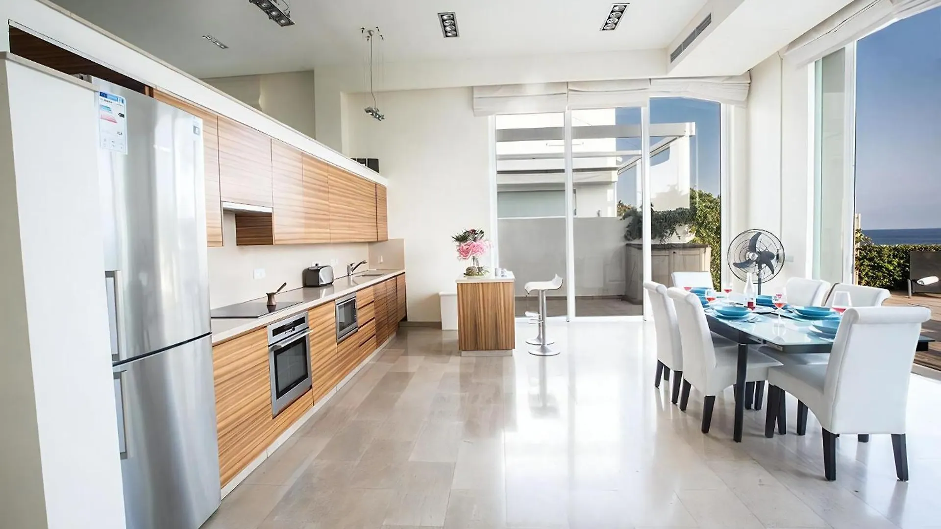 Villa Fig Tree Bay Frontline,Luxury 4Bdr Sea-Front Protaras Villa With Pool And Amazing Views