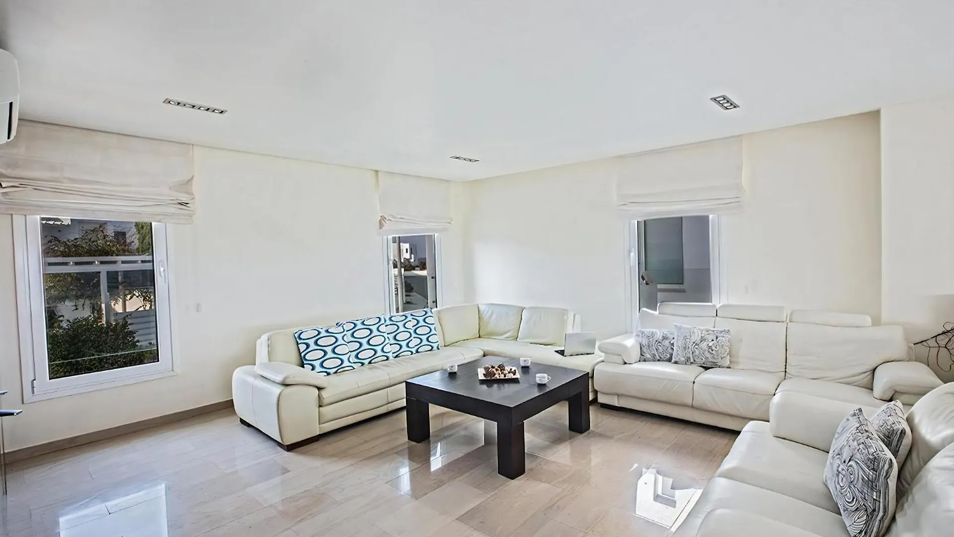 Villa Fig Tree Bay Frontline,Luxury 4Bdr Sea-Front Protaras Villa With Pool And Amazing Views Zypern