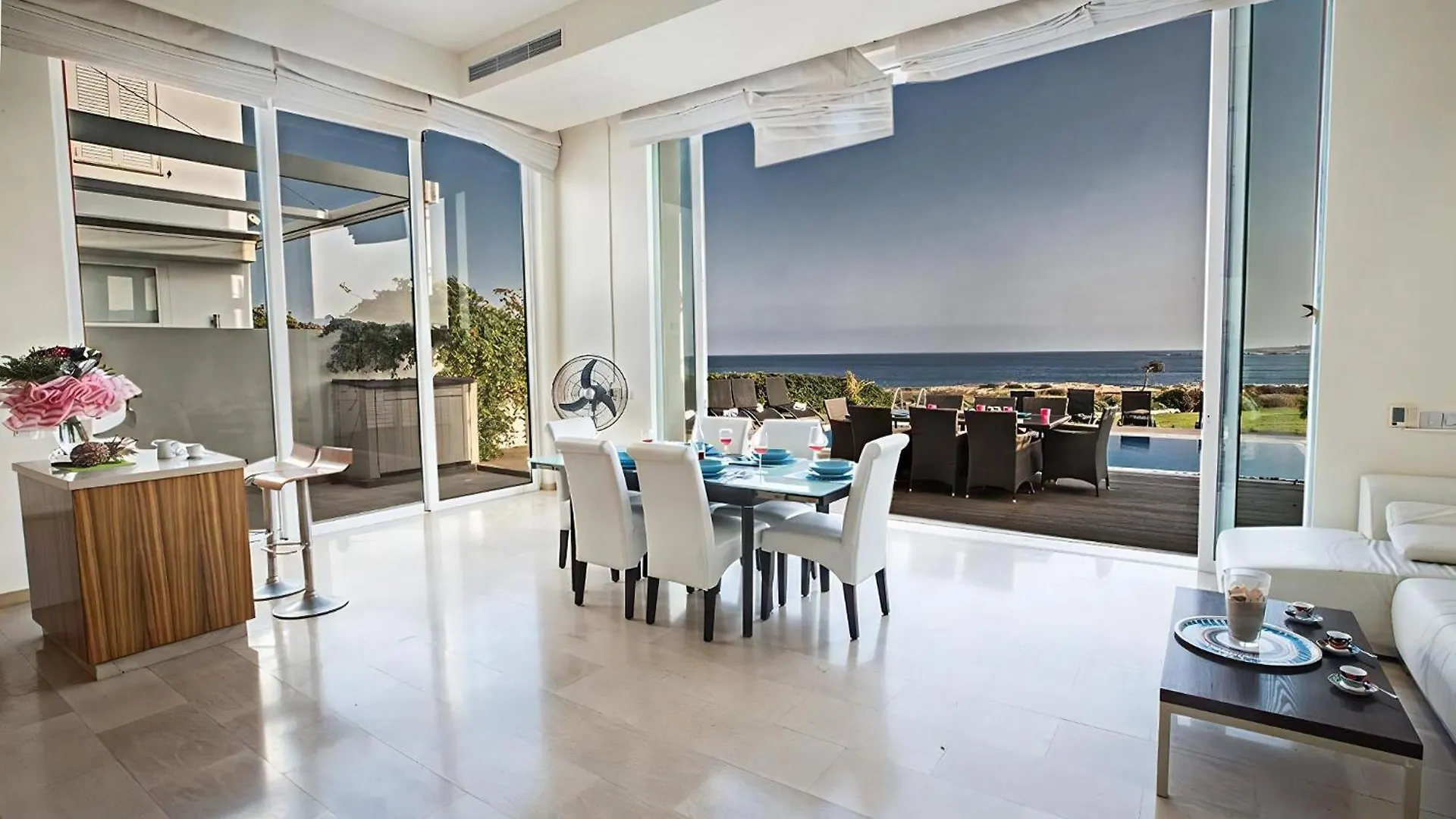 Villa Fig Tree Bay Frontline,Luxury 4Bdr Sea-Front Protaras Villa With Pool And Amazing Views 0*,  Zypern