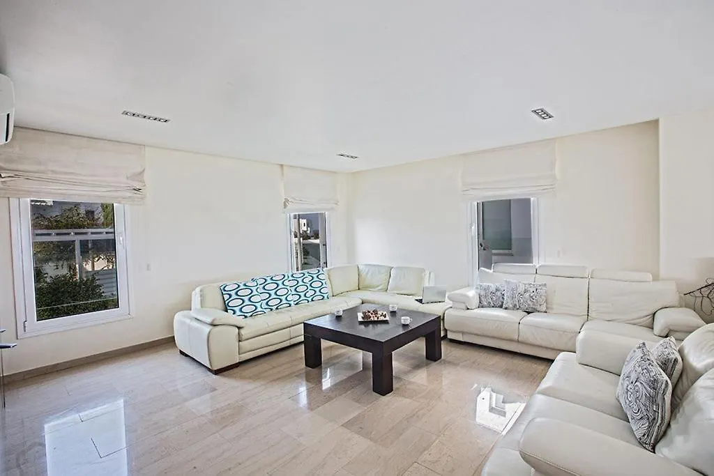Villa Fig Tree Bay Frontline,Luxury 4Bdr Sea-Front Protaras Villa With Pool And Amazing Views