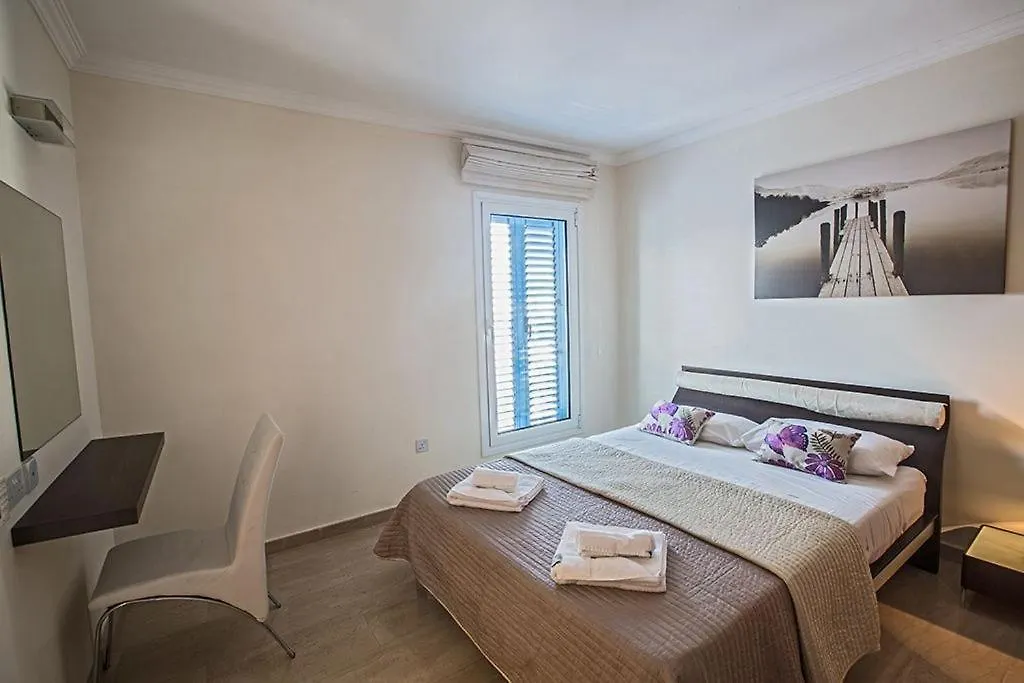 Villa Fig Tree Bay Frontline,Luxury 4Bdr Sea-Front Protaras Villa With Pool And Amazing Views
