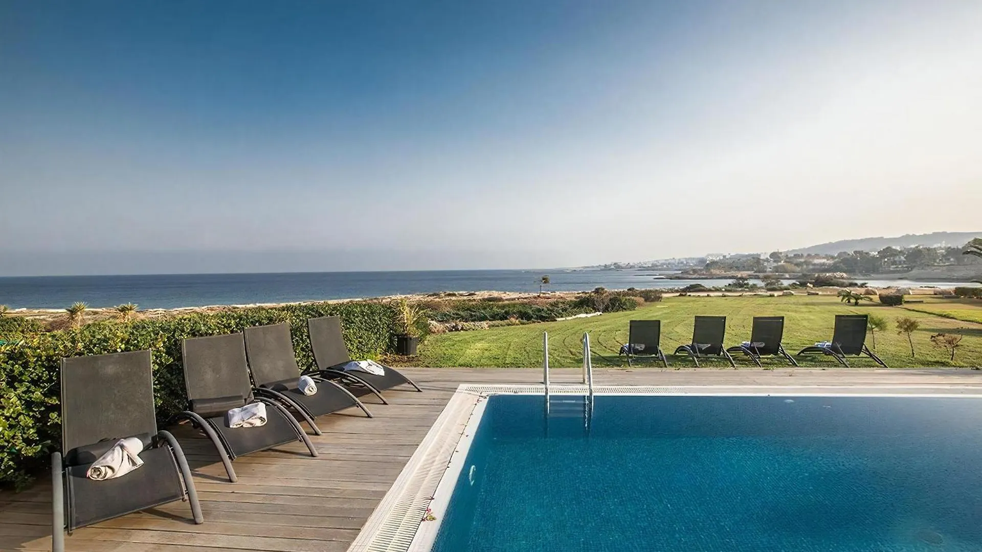 Villa Fig Tree Bay Frontline,Luxury 4Bdr Sea-Front Protaras Villa With Pool And Amazing Views